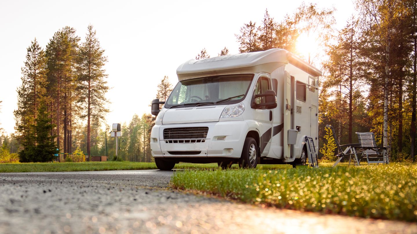 RV owner waiting for mobile repair after roadside breakdown near Denver
